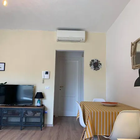 Alloro Flat Apartment